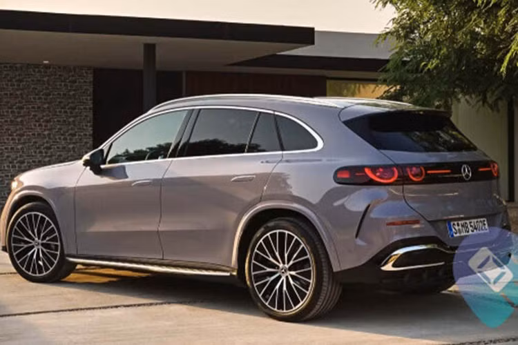 Khối pin 94 kWh giúp xe đạt tầm hoạt động tối đa 713 km/lần sạc, một trong những con số ấn tượng nhất phân khúc SUV điện hạng sang. Nhờ kiến trúc điện 800V, xe hỗ trợ sạc nhanh công suất 320-330 kW, cho phép nạp 10-80% pin chỉ trong 22 phút.