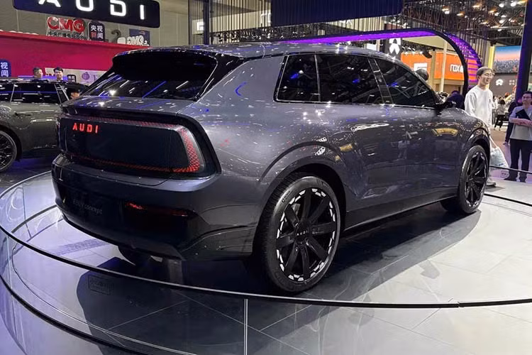 Thương hiệu AUDI được định hướng sản xuất xe dành riêng cho thị trường ôtô lớn nhất thế giới, và sự ra đời của thương hiệu này vào năm 2024 đã đi kèm với việc công bố mẫu xe concept đầu tiên, chiếc AUDI E. Là sự kết hợp giữa kiểu dáng wagon và fastback, chiếc xe này thực chất được thiết kế để giới thiệu trước ít nhất ba mẫu xe sản xuất hàng loạt sẽ được ra mắt từ giữa năm nay.