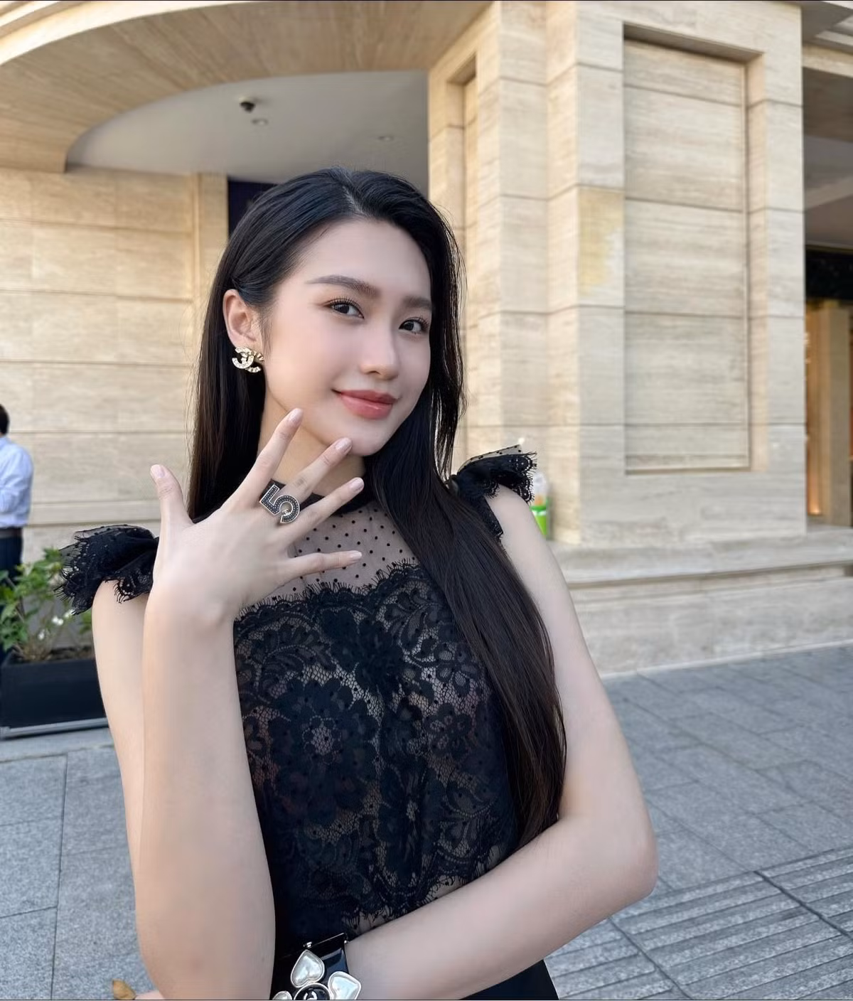 Doãn Hải My (SN 2001), cựu sinh viên khoa Luật Chất lượng cao, trường ĐH Luật Hà Nội.