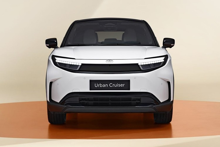 Tại thị trường Đông Nam Á, Urban Cruiser cũng sẽ sản xuất tại Indonesia, theo nguồn tin từ Cơ quan Thuế vụ khu vực (BPRD) thuộc tỉnh Jakarta. Sau khi chính thức bán ra, Urban Cruiser EV sẽ cạnh tranh với những đối như Hyundai Kona Electric, Peugeot e-3008, Suzuki e Vitara...