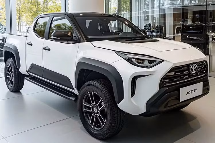 Về nền tảng, rõ ràng khung gầm hiện tại của Yaris Cross không phù hợp cho tải trọng và kết cấu của một chiếc pickup. Nếu Toyota muốn biến ý tưởng này thành hiện thực, nhiều khả năng họ sẽ phải sử dụng nền tảng IMV vốn đang được dùng cho Hilux, hoặc phát triển phiên bản điện hóa, tương tự như hướng đi của Hilux thế hệ mới.