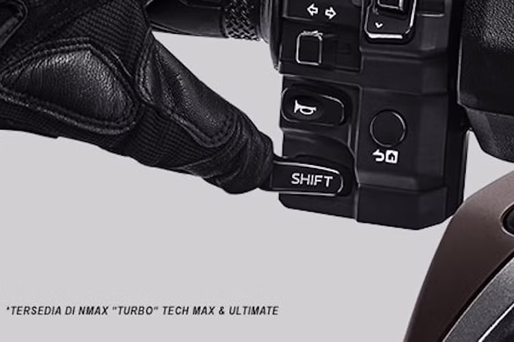 Chế độ này phù hợp để vận hành khi muốn vượt xe phía trước, lên dốc hoặc khi đèo người. Không chỉ khi tăng tốc, Y-Shift còn có thể được sử dụng để giảm tốc độ của xe khi đối mặt với đường dốc và cả khi ôm cua. Về cơ bản, nồi điều khiển mô-tơ điện cho phép người lái dễ dàng can thiệp tới gia tốc của xe hơn, thay vì phụ thuộc vào lực ly tâm từ động cơ như các loại xe tay ga hộp số vô cấp CVT truyền thống.