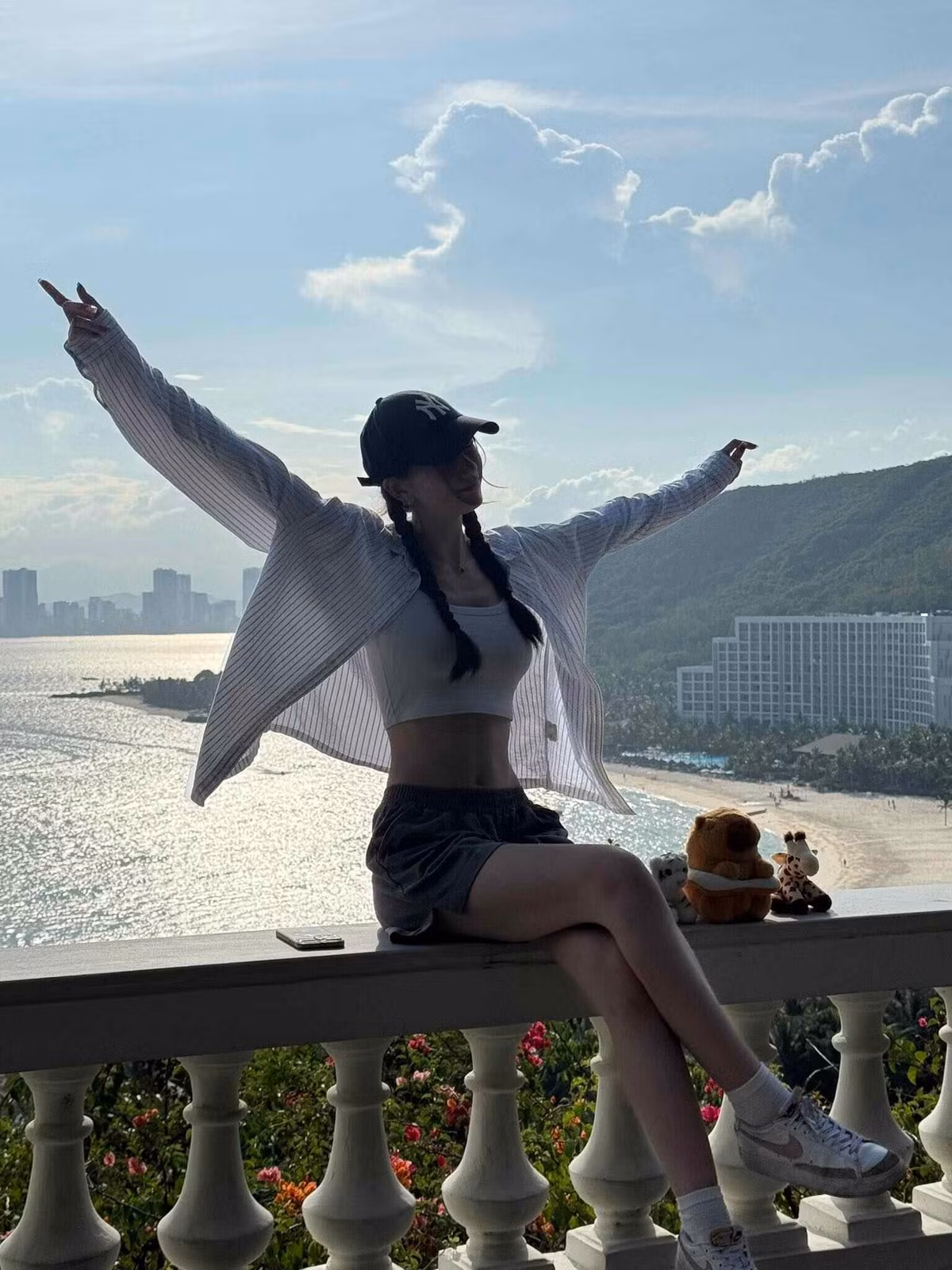 Nhiều người nhận xét Thanh Giang mang vẻ đẹp vừa dịu dàng, vừa hiện đại, đúng chất Gen Z nhưng vẫn đủ khác biệt để không bị "lẫn" giữa dàn hot girl cùng lứa.