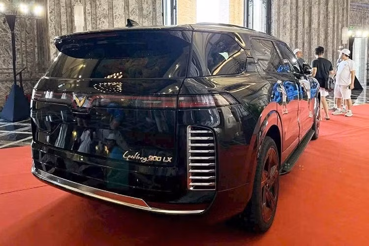 Việc hợp tác cùng thương hiệu đình đám như Inkas cho thấy hãng xe điện VinFast không chỉ dừng lại ở phân khúc xe phổ thông, mà còn quyết tâm tham gia vào thị trường ngách đòi hỏi công nghệ an ninh khắt khe.