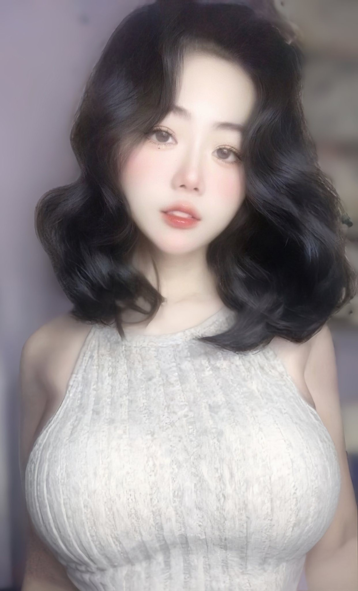 Lời khẳng định này không chỉ thể hiện sự tự tin của nữ coser về vóc dáng và những bức ảnh mình đã chụp, mà còn là một lời "dằn mặt" thẳng thừng gửi đến những kẻ có ý đồ xấu.