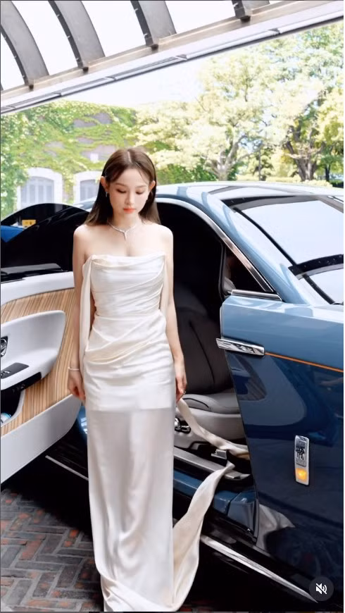 Huyền Baby chinh phục khán giả không chỉ bằng nhan sắc "không tuổi" mà còn bởi tài năng và sự nỗ lực. Ảnh sử dụng trong bài: Instagram nhân vật.