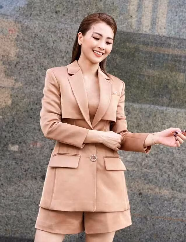 Các thiết kế được Mù Tạt lựa chọn không chỉ mang lại vẻ ngoài chỉn chu, chuyên nghiệp mà còn tạo sự mạnh mẽ, quyền lực. Ảnh: FBNV