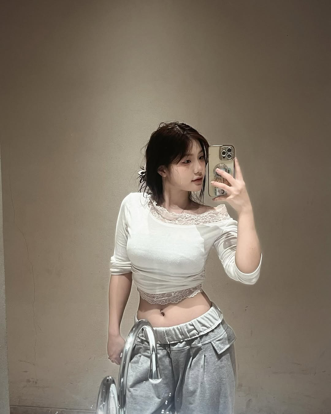 Dù đối mặt với tranh cãi, Lan Anh vẫn giữ vững tinh thần, tiếp tục khẳng định vị thế "nữ thần" mới nổi làng game.