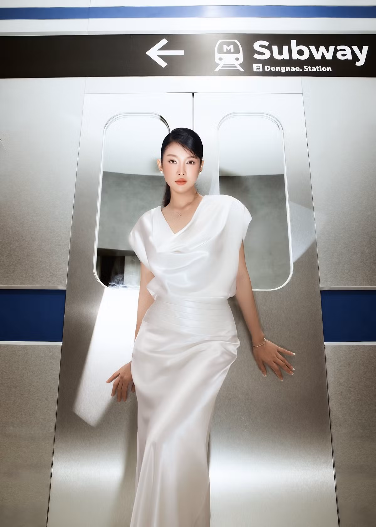 Bộ ảnh mới của Mỹ Duyên nhanh chóng nhận về hàng chục nghìn lượt yêu thích cùng vô số bình luận tán thưởng của người hâm mộ, nhiều người cho rằng đây là một trong những concept đẹp nhất mà nữ diễn viên thực hiện từ trước đến nay.