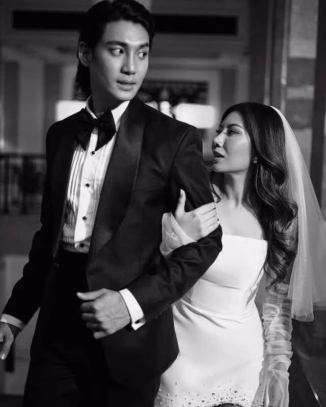 Tối 17/6, Paing Takhon chia sẻ clip và bộ ảnh cưới và nhanh chóng gây sốt trên mạng xã hội. Hàng chục nghìn lượt yêu thích và bình luận chúc phúc đã được gửi đến chỉ sau vài giờ đăng tải.