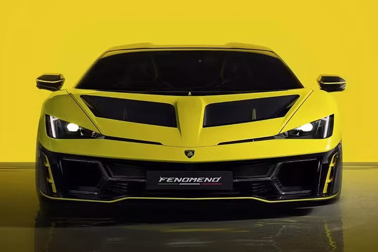 Lamborghini Fenomeno có mức giá bán khởi điểm khoảng 3 triệu euro (tương đương 3,5 triệu USD - khoảng hơn 79 tỷ đồng). Do tính độc quyền, chỉ những khách hàng đặc biệt được Lamborghini lựa chọn mới có cơ hội sở hữu.