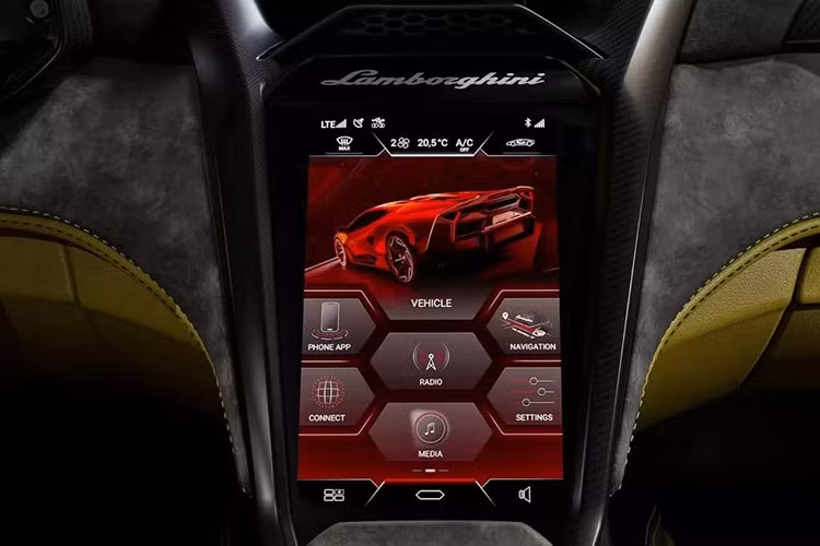 Hệ truyền động hybrid V12 6.5L hút khí tự nhiên được tinh chỉnh để nâng công suất động cơ xăng lên 833 mã lực (tăng từ 814 mã lực), kết hợp pin lithium-ion 7 kWh mới cho tổng công suất 1.065 mã lực – cao hơn Revuelto 64 mã lực.