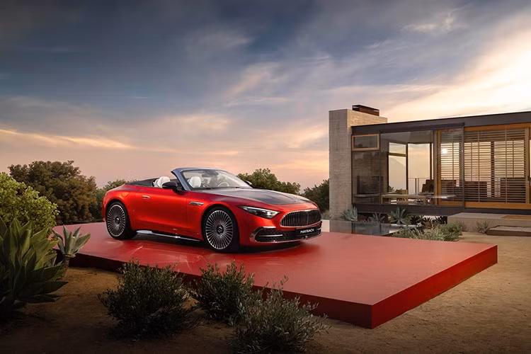 Phiên bản đắt nhất của Mercedes-Benz SL thế hệ mới cũng là chiếc Maybach thể thao nhất từ trước đến nay. Chiếc xe mang tên Mercedes-Maybach SL 680 Monogram Series, chính thức ra mắt cách đây một năm và hiện đã sẵn sàng được bán tại Hoa Kỳ.