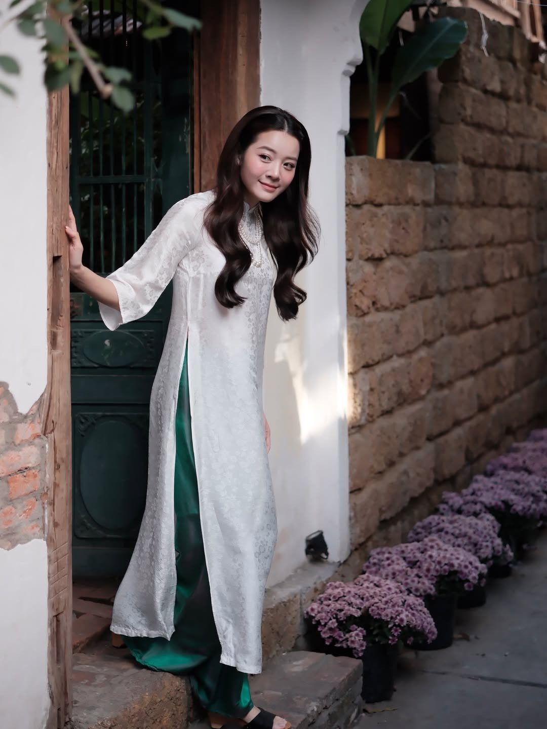 View - Karen Nguyễn diện áo dài đẹp miễn chê, khoe nhan sắc ngày càng mặn mà | Báo Tri thức và Cuộc sống - TIN TỨC PHỔ BIẾN KIẾN THỨC 24H