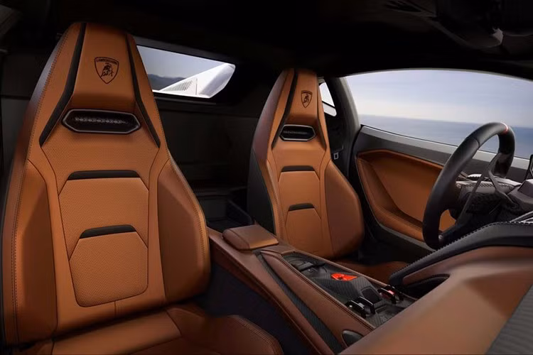 Người lái có thể lựa chọn bốn chế độ lái Citta (thành phố) chế độ mới, bên cạnh Strada quá quen thuộc và Sport Corsa cũng như Corsa Plus, là 2 chế độ lái nâng cấp, hứa hẹn rất thú vị, sau cùng là chế độ gây hưng phấn nhất khi có thể tắt ESP.