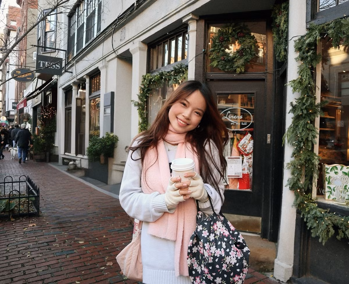 Ngoài học bổng trao đổi của Mỹ, Thảo Trang từng hai lần giành học bổng Nhật Bản, bao gồm chương trình trao đổi Gunma và học bổng từ tổ chức độc lập ASEAN Youth Friendship Network.