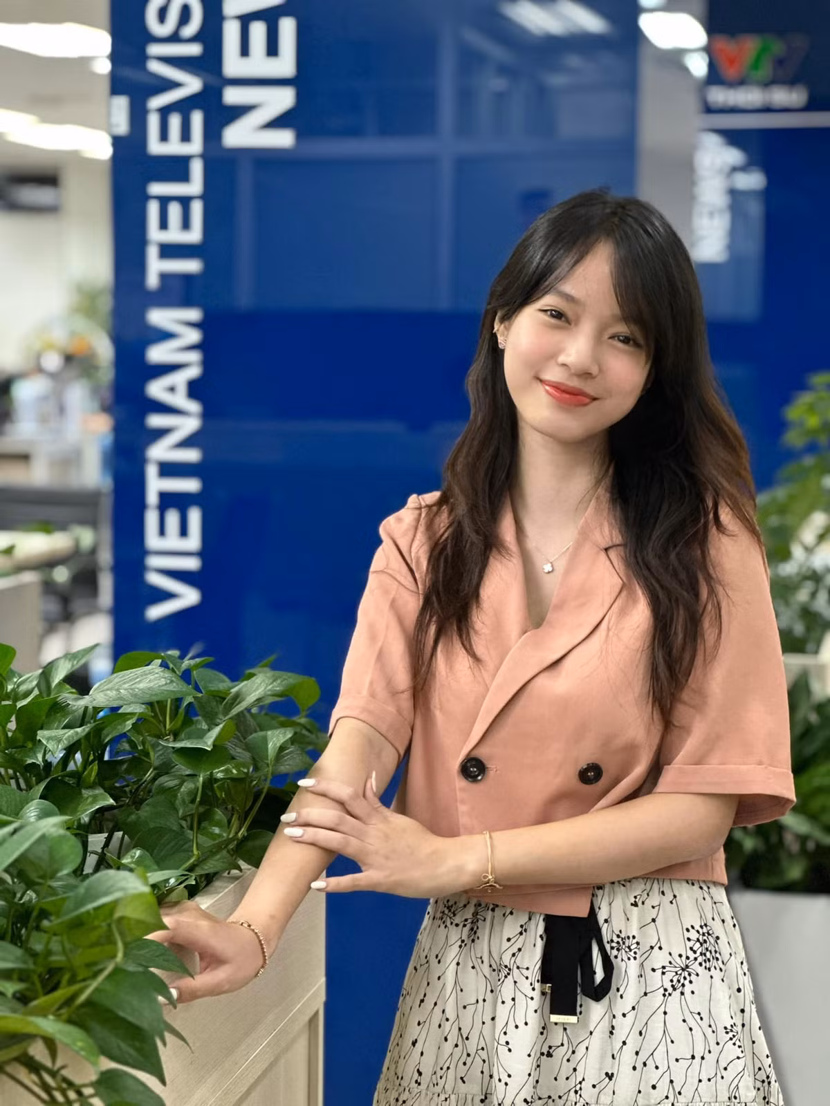 Thảo Trang từng xuất hiện với vai trò cộng tác viên dẫn chương trình IELTS Face-Off trên VTV7. Bên cạnh đó, cô có 2 năm kinh nghiệm trong lĩnh vực truyền hình và 4 năm quản lý, thành lập dự án tin tức.