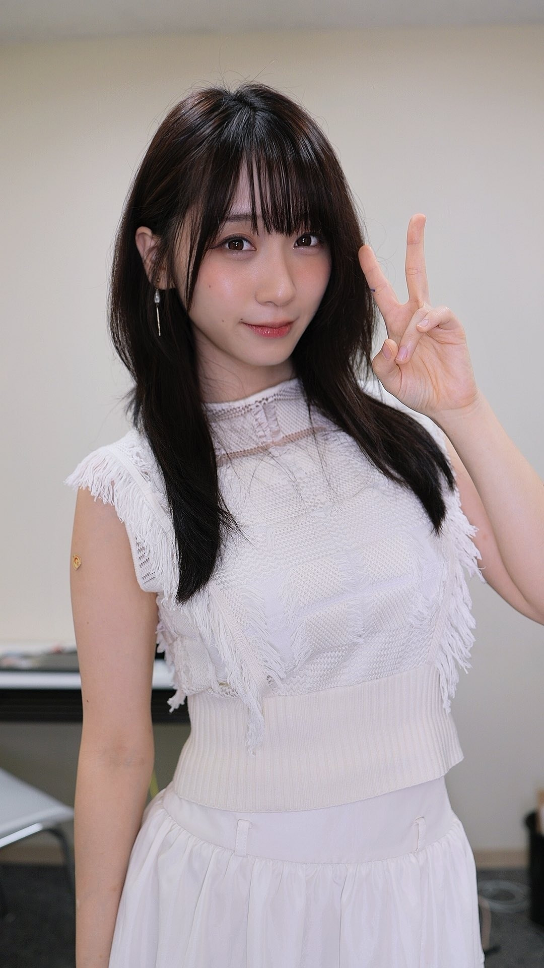 Với cách phản ứng hài hước và tự trào, Iori phần nào khiến người hâm mộ bớt lo lắng, đồng thời cho thấy cô vẫn giữ được tinh thần lạc quan giữa cơn khủng hoảng.