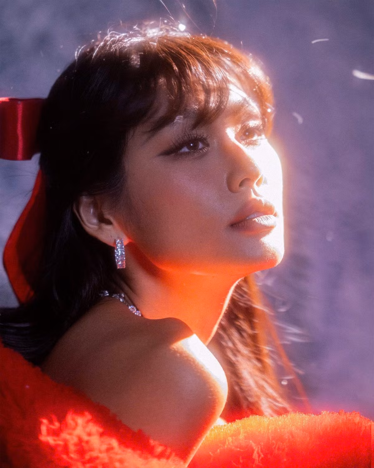 Sau cuộc thi, Thảo Nhi Lê không chỉ dừng lại ở danh hiệu sắc đẹp mà tiếp tục phát triển mạnh mẽ trong vai trò người mẫu, gương mặt đại diện cho nhiều thương hiệu thời trang, mỹ phẩm. Cô cũng thường xuyên xuất hiện tại các sự kiện quốc tế lớn, trong đó có Liên hoan phim Cannes 2024, cho thấy sức hút ngày càng rộng mở.