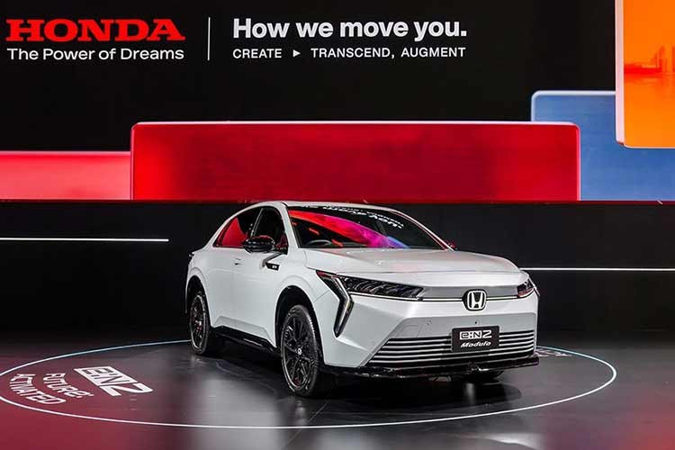 Hãng xe Nhật Bản vừa chính thức giới thiệu mẫu SUV thuần điện Honda e:N2 2026 hoàn toàn mới tại thị trường Thái Lan, đánh dấu bước đi mới của hãng trong chiến lược mở rộng danh mục xe điện tại Đông Nam Á.