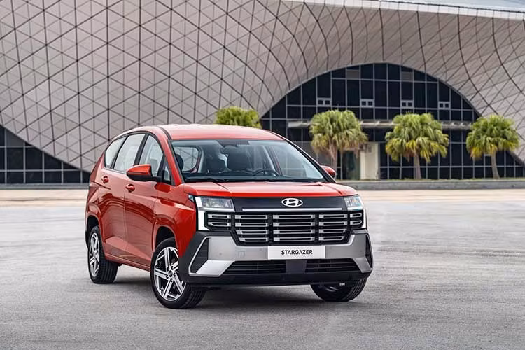 Liên doanh Ô tô Hyundai Thành Công Việt Nam đã chính thức giới thiệu phiên bản nâng cấp của dòng xe MPV cỡ nhỏ Hyundai Stargaze 2026 mới tới khách hàng trong nước. Đây chính là phiên bản đã ra mắt thị trường Indonesia vào năm 2025 với tên gọi Stargazer Cartenz.