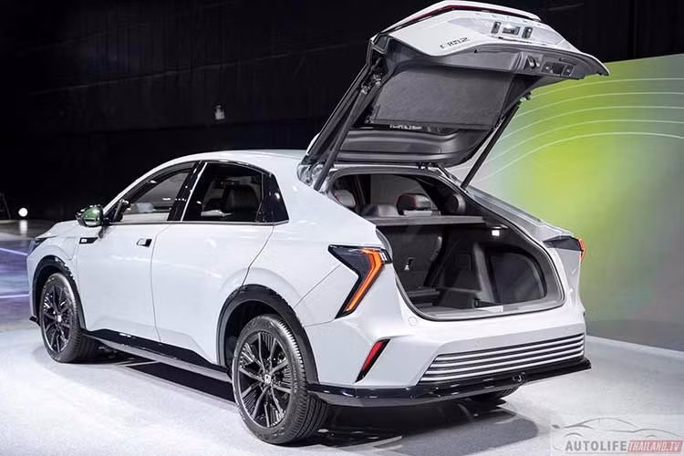 Theo kế hoạch của Honda, mẫu SUV điện này sẽ được giới thiệu tới khách hàng Thái Lan thông qua các hoạt động trưng bày và lái thử trong năm 2026, đồng thời mở rộng dải sản phẩm xe điện của hãng tại khu vực. Honda e:N2 được kỳ vọng sẽ trở thành một trong những lựa chọn đáng chú ý trong phân khúc SUV điện tầm trung tại Đông Nam Á.