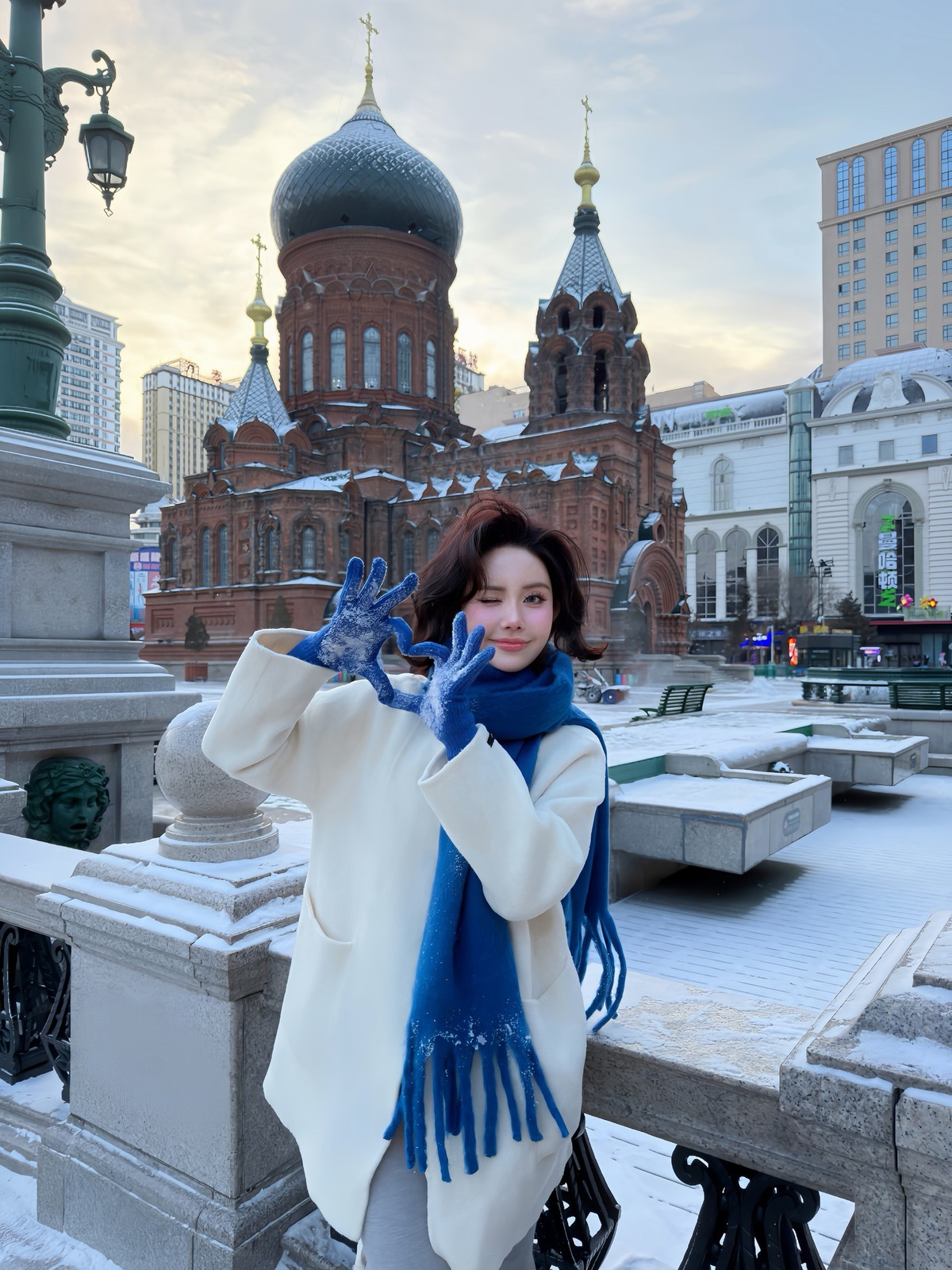 Nhờ ngoại hình nổi bật và phong cách cuốn hút, trang Facebook cá nhân của Thúy Quỳnh hiện thu hút 460.031 người theo dõi – con số ấn tượng đối với một hot girl trẻ. Mỗi hình ảnh hay video được cô đăng tải đều nhận về lượng tương tác cao và lời khen từ cộng đồng mạng.