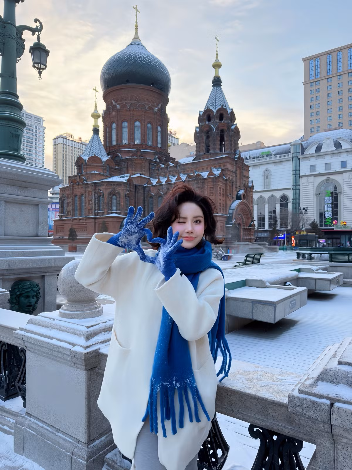 Nhờ ngoại hình nổi bật và phong cách cuốn hút, trang Facebook cá nhân của Thúy Quỳnh hiện thu hút 460.031 người theo dõi – con số ấn tượng đối với một hot girl trẻ. Mỗi hình ảnh hay video được cô đăng tải đều nhận về lượng tương tác cao và lời khen từ cộng đồng mạng.