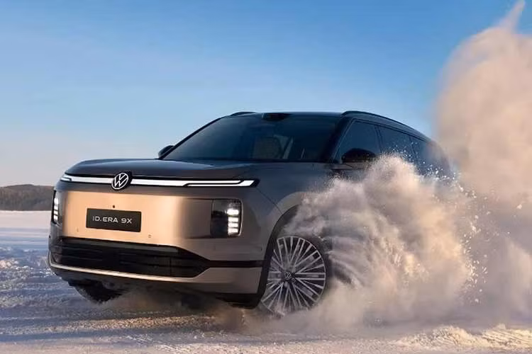 Giá của tân binh nhà Volkswagen tại thị trường Trung Quốc vẫn chưa được công bố và dự kiến sẽ được tiết lộ trong vài tháng tới, trước khi xe chính thức mở bán. Khả năng Volkswagen ID. Era 9X được bán tại thị trường ngoài Trung Quốc là khá thấp.