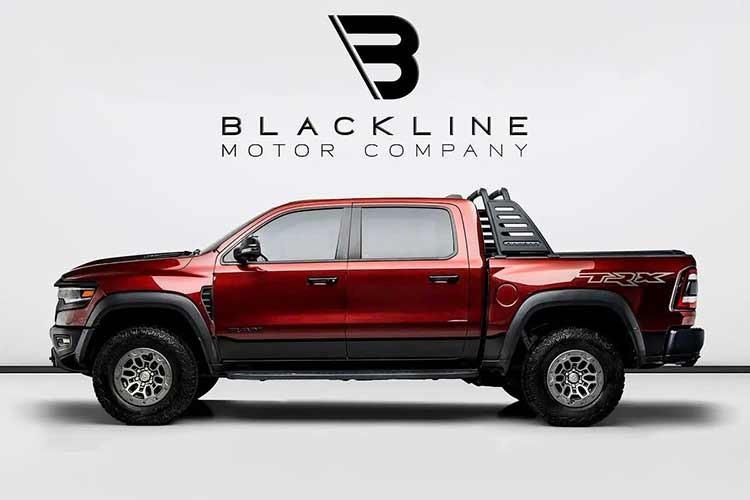 Được hoàn thiện với màu Đỏ Delmonico, chiếc siêu bán tải Ram 1500 TRX Final Edition đặc biệt này sở hữu rất nhiều trang bị cao cấp, bao gồm hệ thống thông tin giải trí 12 inch, hệ thống âm thanh Harman Kardon, nội thất bọc da...