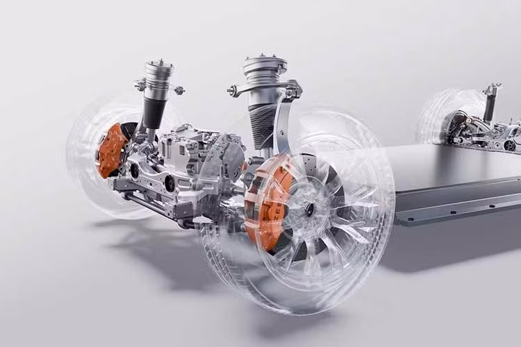 Mẫu 7GT có năm chế độ lái, bao gồm Comfort, Sport, Snow và Individual, giúp người lái dễ dàng nhận biết chức năng của từng chế độ. Zeekr khẳng định chiếc xe này vận hành tốt trên những con đường núi quanh co cũng như trên đường phố đô thị. Các tùy chọn tùy chỉnh khi cắm trại, giá nóc, khoang chứa ván trượt và khả năng kéo xe tiên tiến được cho là sẽ giúp chiếc xe trở nên đáng tin cậy trong kỳ nghỉ đông.