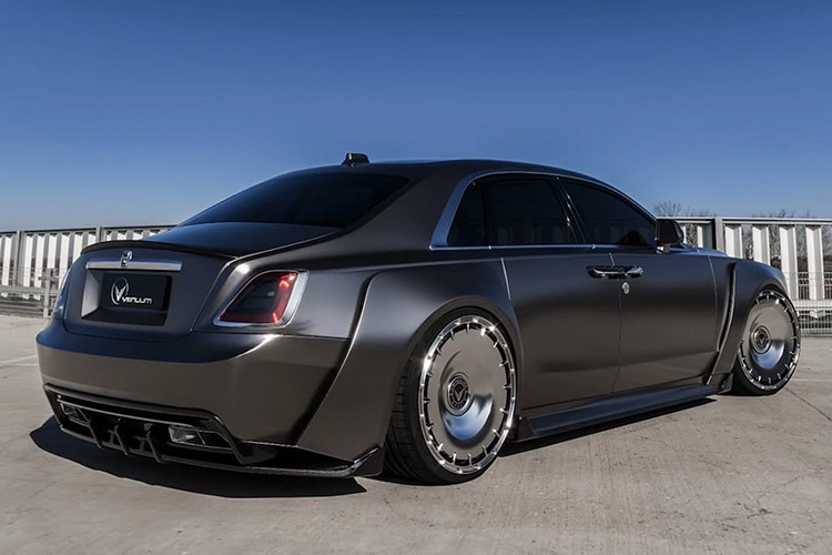 Chiếc sedan siêu sang Rolls-Royce Ghost Vanta này sử dụng bộ mâm AV29 phiên bản giới hạn, được tối ưu hóa khí động học, làm từ hợp kim nhôm 6061-T6 chất lượng hàng không vũ trụ. Chỉ có 25 bộ mâm này được sản xuất.