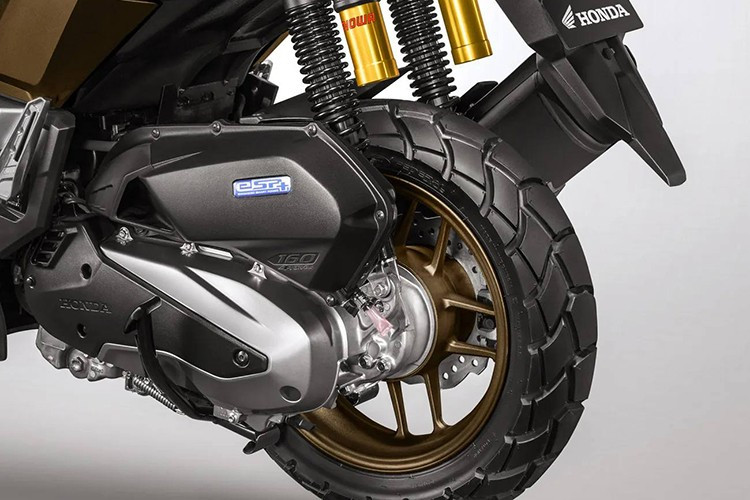 ADV160 RoadSync 2026 vẫn sử dụng động cơ eSP+ dung tích 156,9 cc, xi-lanh đơn, 4 van, làm mát bằng dung dịch, mang lại sức mạnh ấn tượng cho việc di chuyển trong đô thị cũng như những chuyến đi đường dài.