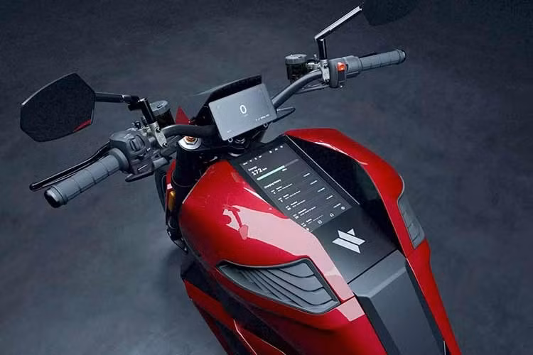 Sau nhiều năm nghiên cứu và phát triển, hãng xe Phần Lan này chính thức đưa mẫu xe TS Pro lên dây chuyền sản xuất. Tính năng nổi bật của xe là pin thể rắn do Verge hợp tác phát triển cùng công ty công nghệ Donut Lab, lần đầu tiên được trang bị cho xe thương mại.