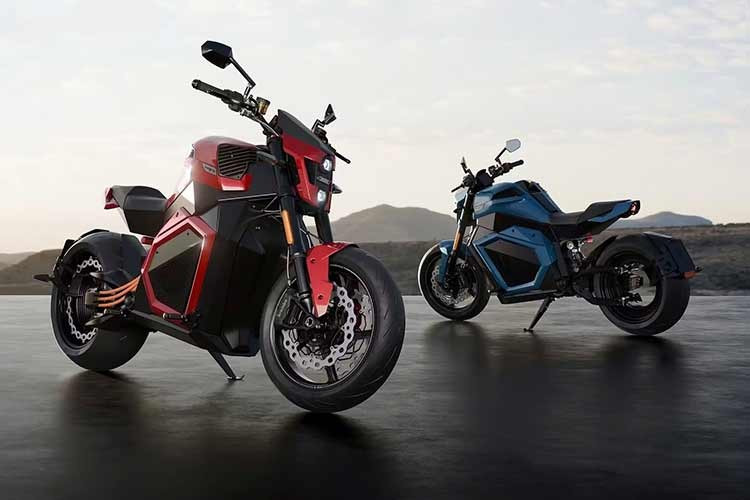 Verge công bố mô-men xoắn tối đa 1.000 Nm và khả năng tăng tốc từ 0-100 km/h chỉ sau 3,5 giây. Các thông số công suất cụ thể cho từng phiên bản pin thể rắn không được tiết lộ, nhưng hãng nhấn mạnh động cơ mới nhẹ hơn 50% so với phiên bản trước mà vẫn duy trì hiệu suất tương đương.