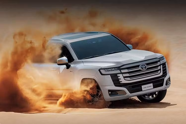 Nếu đúng như dự đoán, đây sẽ là mẫu xe đánh dấu bước đi mới của hãng trong xu hướng điện hóa dòng SUV cao cấp tại Đông Nam Á. Dự đoán, sau các thị trường như Thái Lan và Philippines..., Toyota Land Cruiser 300 HEV 2026 mới sẽ sớm được đưa về bán chính hãng tại thị trường Việt Nam.