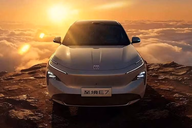 Buick Electra E7 PHEV 2026 mới đã chính thức được hé lộ trong một hồ sơ pháp lý với thông số kỹ thuật ấn tượng, bao gồm phạm vi hoạt động kết hợp lên đến 1.609 km. Vài năm trước, GM tự tin rằng họ sẽ vượt qua Tesla "vào giữa thập kỷ này". Nền tảng Ultium của họ được ca ngợi là tiên tiến nhất trong ngành ôtô.