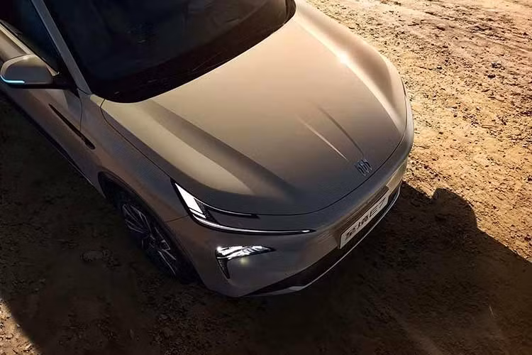 Tuy nhiên, GM hoạt động tốt hơn nhiều ở các thị trường khác, đặc biệt là Trung Quốc, nơi các liên doanh của hãng đang mang lại lợi nhuận. Thương hiệu Buick, hiện không có xe điện nào trong dòng sản phẩm tại Mỹ, lại là mũi nhọn trong hoạt động của GM tại Trung Quốc, và các mẫu xe Electra đã chứng tỏ khá thành công.