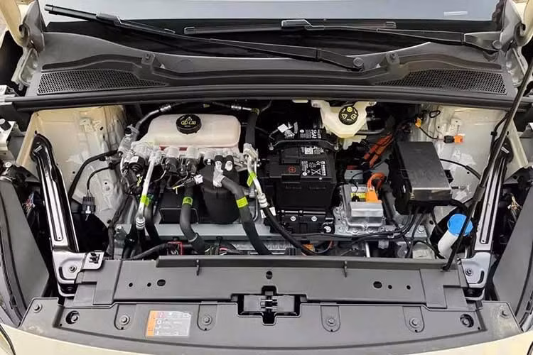 Tại thị trường Trung Quốc, MG4 2026 được cung cấp cả phiên bản dùng pin thông thường và pin thể rắn. Bản thường sử dụng mô-tơ điện có công suất tối đa 120 kW (161 mã lực) và mô-men xoắn cực đại 250 Nm. Pin có hai mức dung lượng là 42,8 kWh và 53,9 kWh, cho phạm vi hoạt động theo chuẩn CLTC lần lượt là 437 km và 530 km. Phiên bản pin thể rắn có phạm vi hoạt động thấp nhất là 510 km.