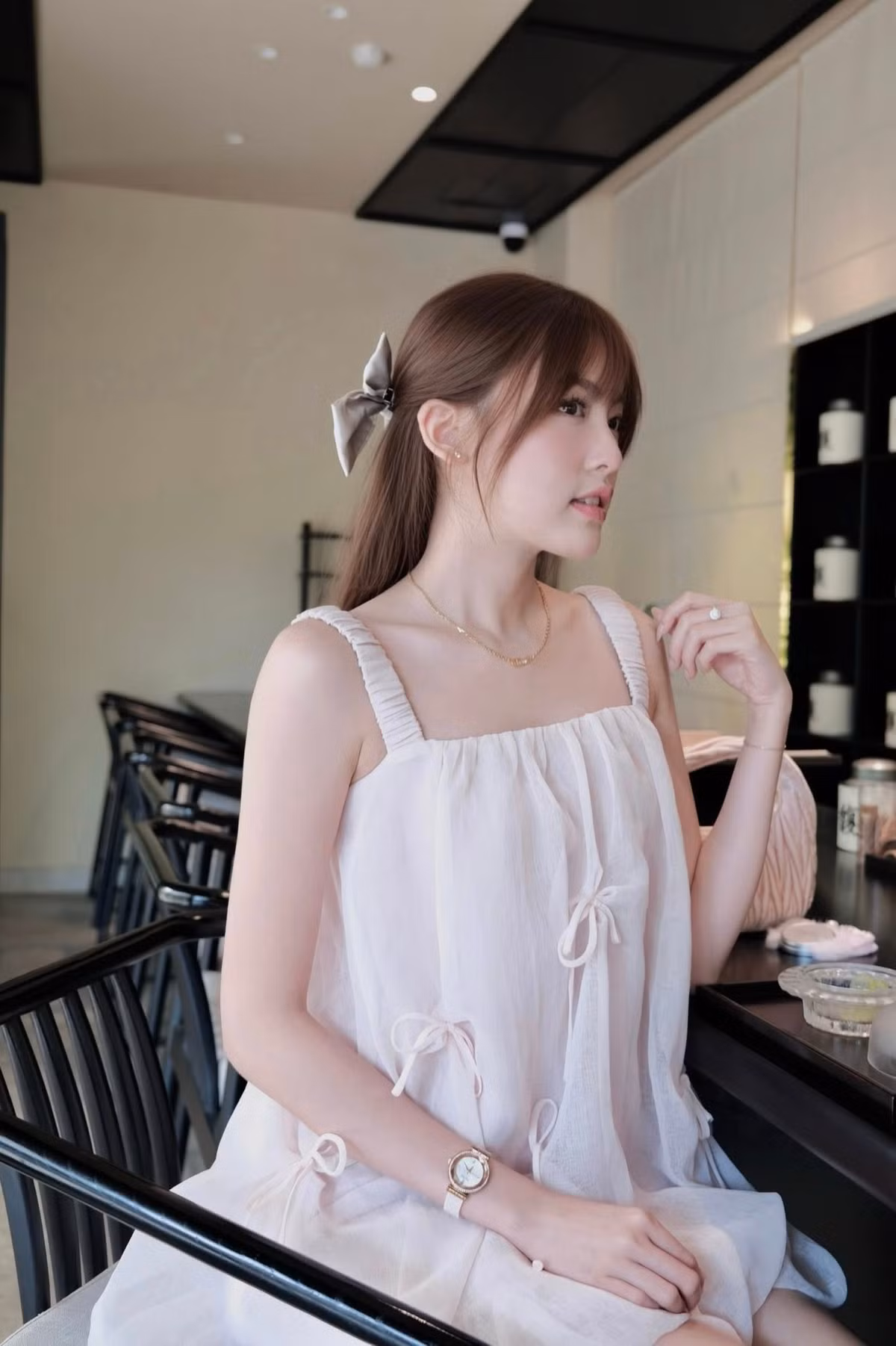 Dù được biết đến là tiểu thư với gia thế tốt và từng học trường quốc tế, Mỹ Hàn lại chứng minh gu thời trang không phụ thuộc vào hàng hiệu đắt đỏ.