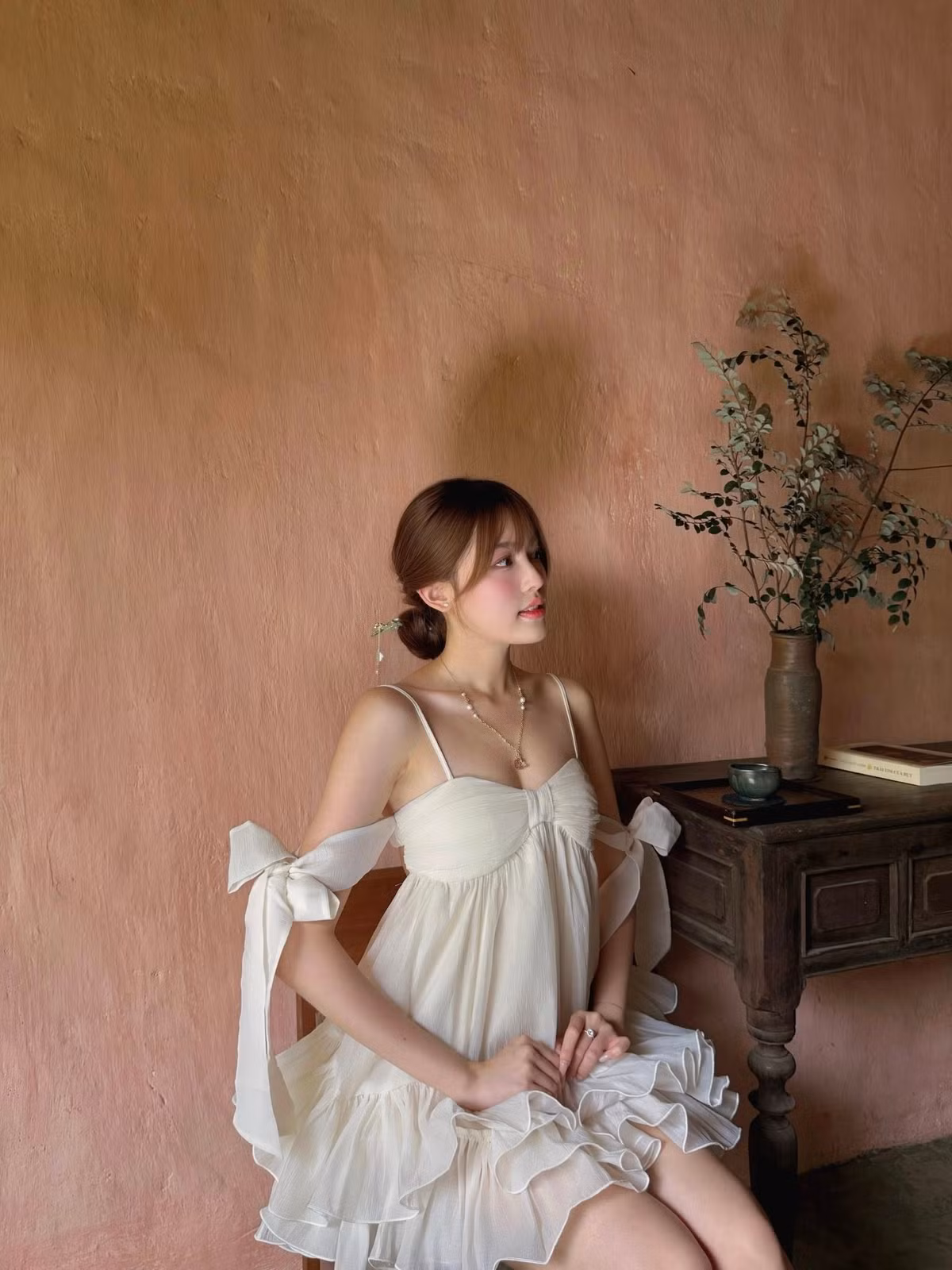 Tăng Mỹ Hàn, sinh năm 2003, sở hữu vẻ ngoài được ví như "xinh như hoa hậu" với làn da trắng hồng tựa sứ, gương mặt hài hòa và đôi môi căng mọng.