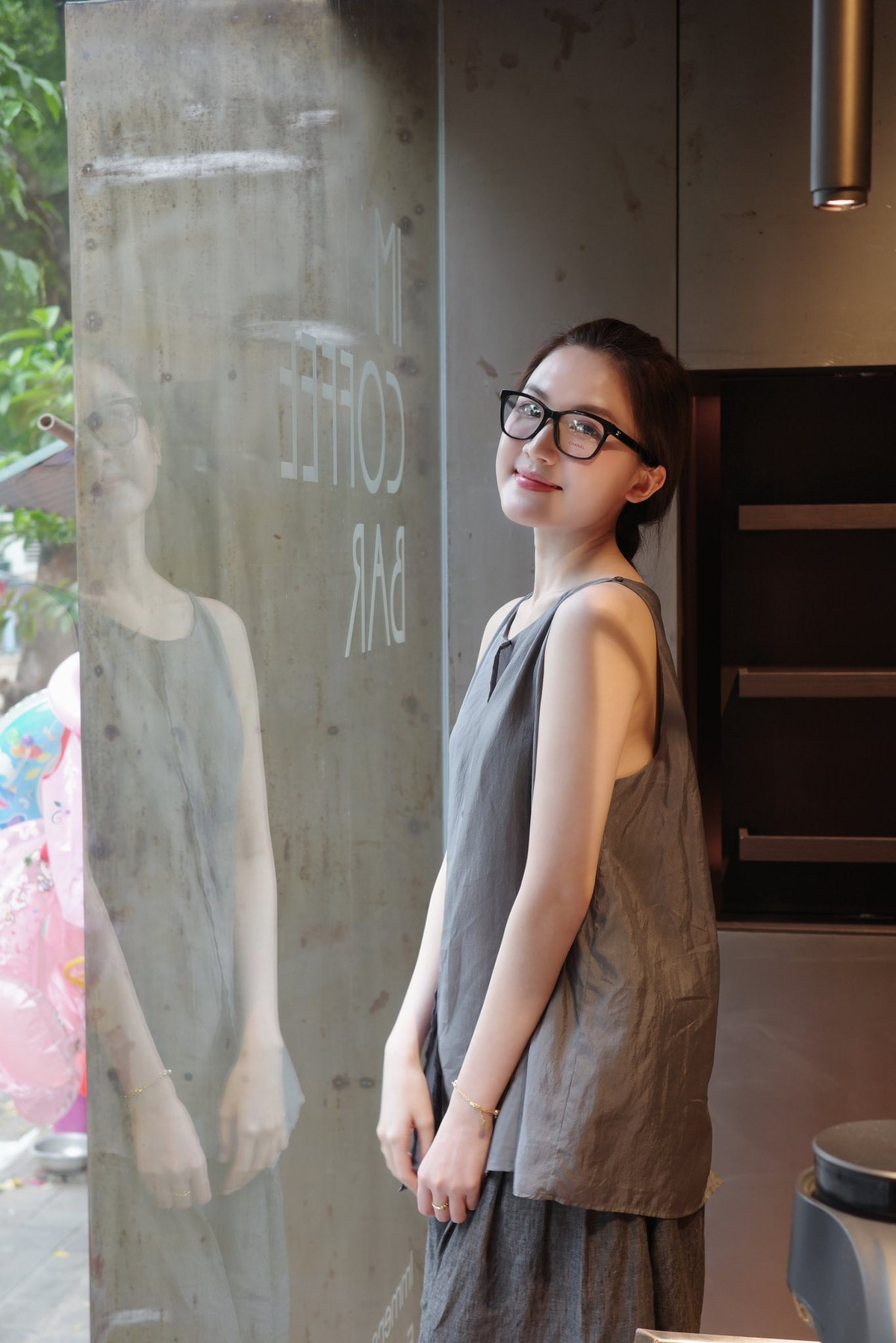 Nhiều khán giả xem phim thừa nhận họ đã từng rất phẫn nộ bởi độ trơ trẽn của nhân vật mà Lương Thanh thủ vai trong phim Hoa hồng trên ngực trái.