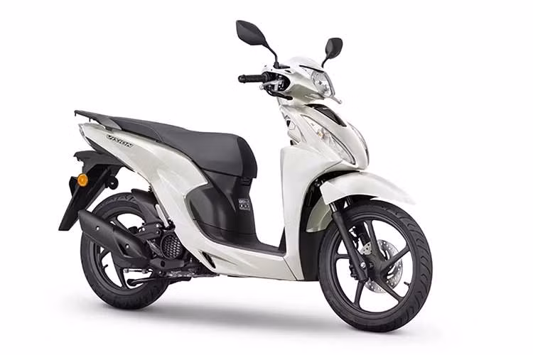 Không chỉ châu Âu, tại thị trường Việt Nam, Honda Vision 110 hiện vẫn đang là một trong những lựa chọn đáng cân nhắc nhất cho nhu cầu di chuyển hàng ngày – một chiếc xe đơn giản, hiệu quả và đáng tin cậy đúng nghĩa.