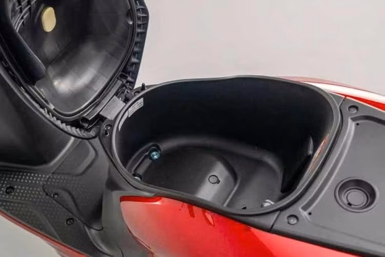 Khối động cơ dung tích 109,5 cc cho công suất 8,6 mã lực tại 7.500 vòng/phút và mô-men xoắn 9 Nm tại 5.750 vòng/phút, đáp ứng tốt nhu cầu di chuyển hàng ngày.