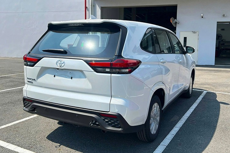 View - "Soi" Toyota Innova Cross 2.0G cắt trang bị, giá 730 triệu tại Việt Nam | Báo Tri thức và Cuộc sống - TIN TỨC PHỔ BIẾN KIẾN THỨC 24H
