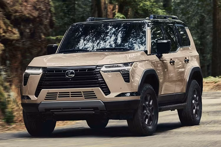 Dựa trên nền tảng khung rời GA-F của Toyota, GX mới có thiết kế hệ thống treo được tối ưu giúp nâng cao độ ổn định, độ êm ái và cảm giác lái. Xe sử dụng hệ thống treo tay đòn kép phía trước và trục sau liên kết bốn điểm với lò xo cuộn ở cả bốn bánh.