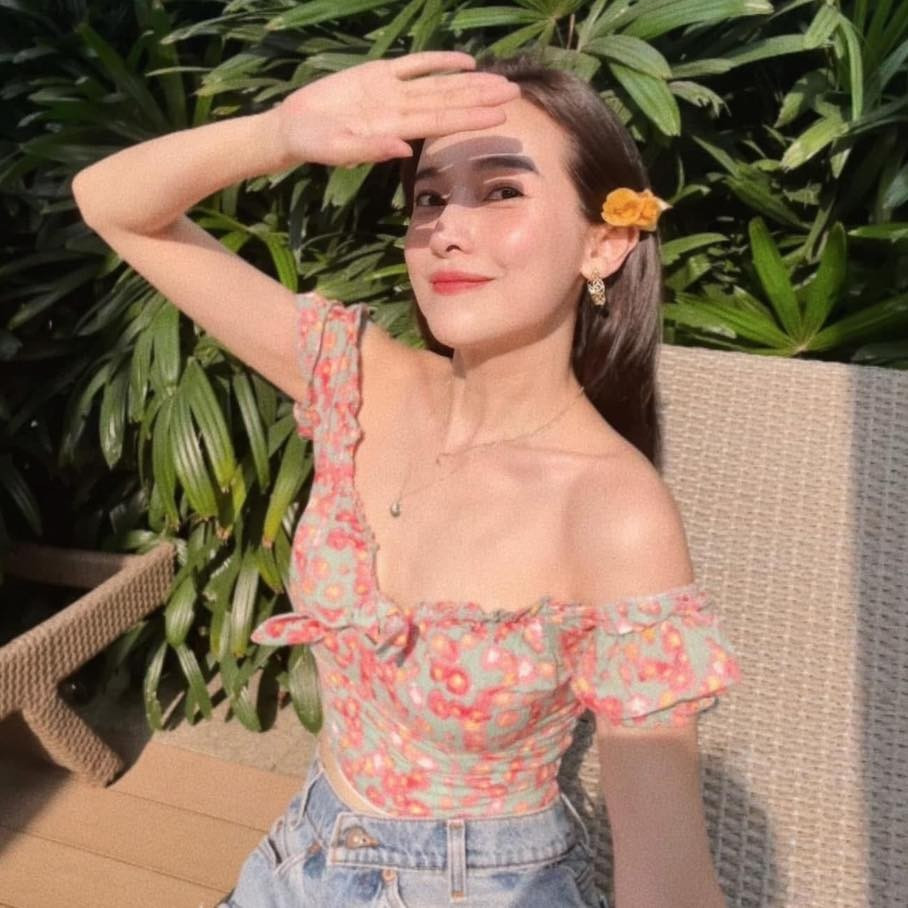 Cao Thái Hà bắt đầu được chú ý từ các cuộc thi sắc đẹp trước khi rẽ hướng sang diễn xuất.