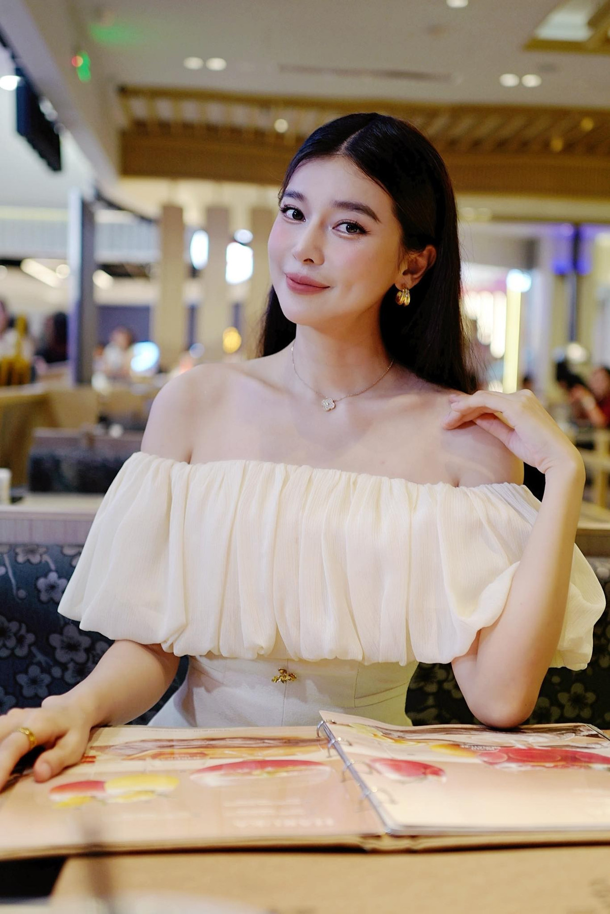 Hành trình nghệ thuật của Cao Thái Hà không trải đầy hoa hồng, từng có những giai đoạn thăng trầm, nhưng chính sự bền bỉ và nghiêm túc với nghề đã giúp cô dần khẳng định tên tuổi.