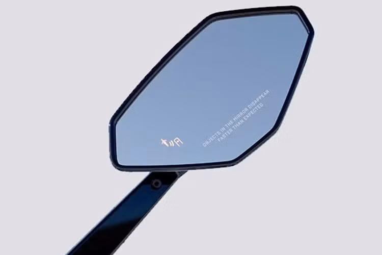 Tốc độ tối đa mẫu xe môtô điện này đạt được là 145 km/h và với bộ pin 10,3 kWh, xe có phạm vi di chuyển của xe lên đến 323 km cho một lần sạc đầy.