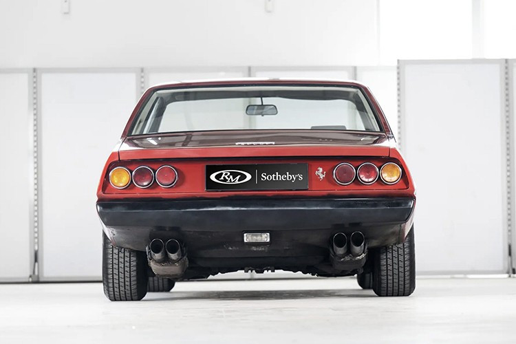 Như bạn có thể thấy, chiếc Ferrari 365 GT4 2+2 đời 1973 của Pininfarina được nhà đấu giá RM Sotheby's liệt kê là một trong những ngôi sao của phiên đấu giá diễn ra vào giữa tháng 10 tại Munich, Đức. Và chúng ta thậm chí còn biết chủ sở hữu hiện tại của nó hy vọng sẽ bán được nó với giá bao nhiêu.